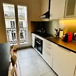 Charming Flat In Montmartre