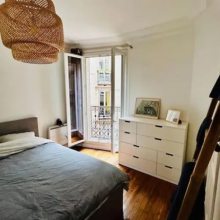 Charming Flat In Montmartre Paris