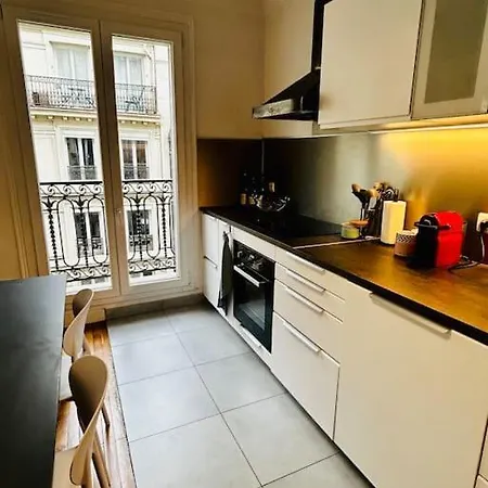 Charming Flat In Montmartre * Paris