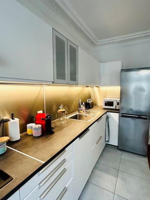 Apartment Charming Flat In Montmartre *