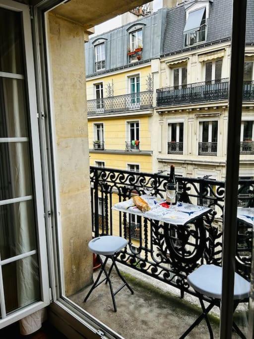 Charming Flat In Montmartre *