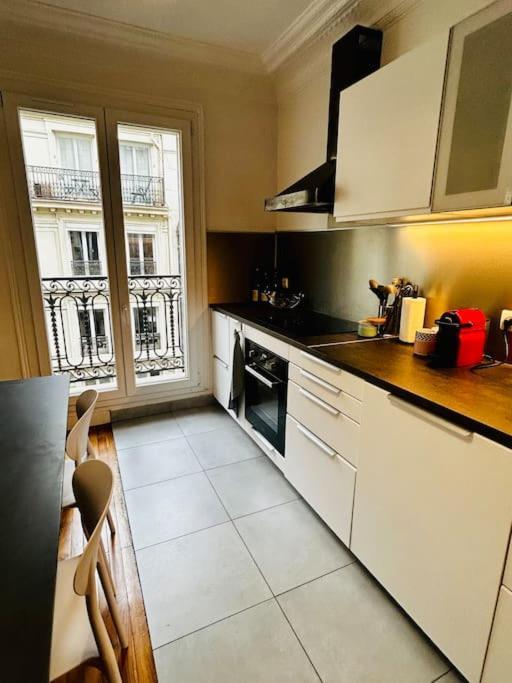 Charming Flat In Montmartre * Paris